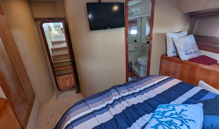 59 Ferretti 