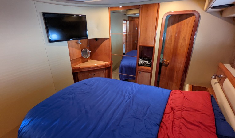 59 Ferretti 