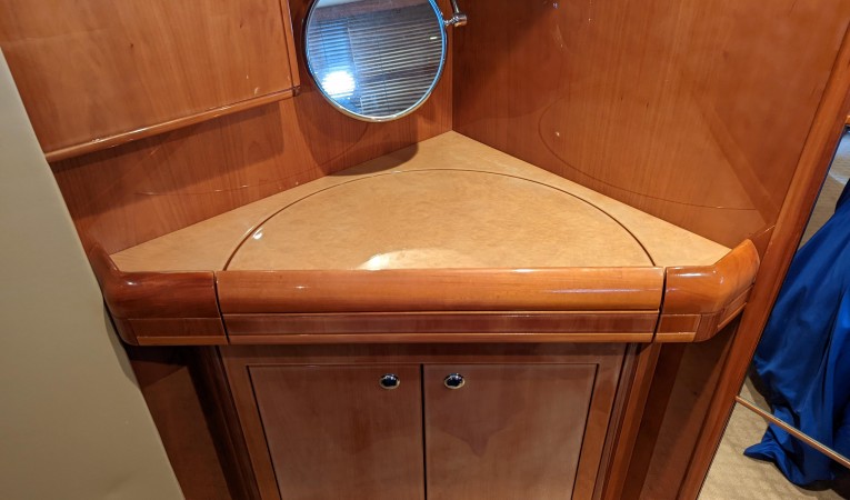 59 Ferretti 