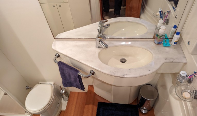 59 Ferretti 