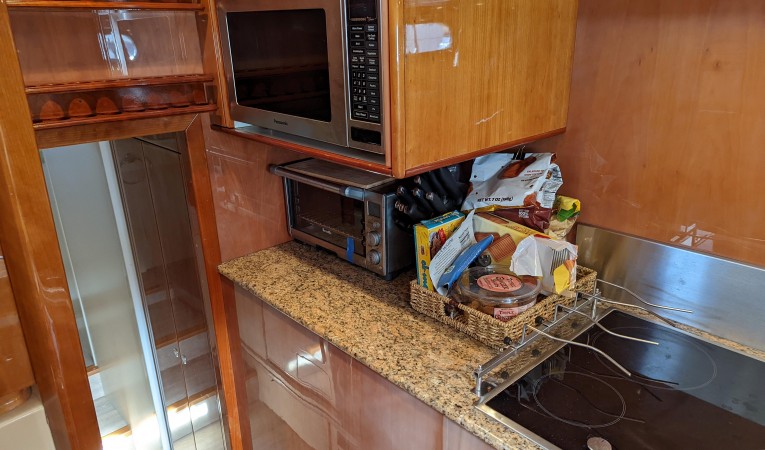 59 Ferretti 