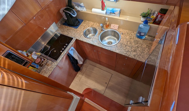 59 Ferretti 