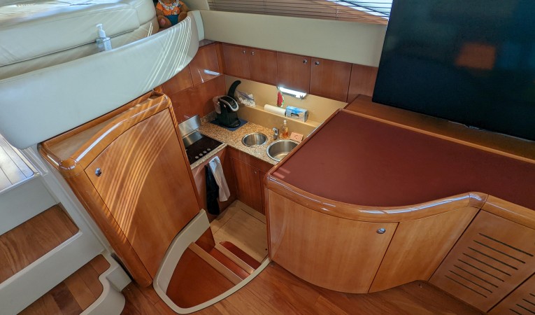 59 Ferretti 