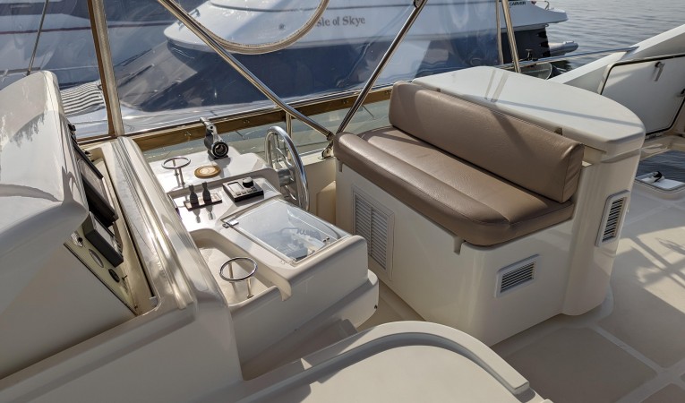 59 Ferretti 