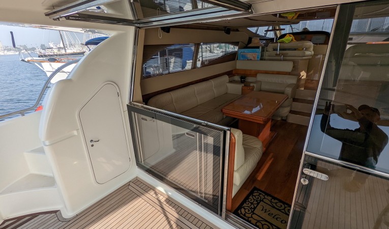 59 Ferretti 