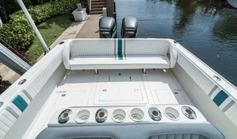 33 Intrepid Cockpit 1