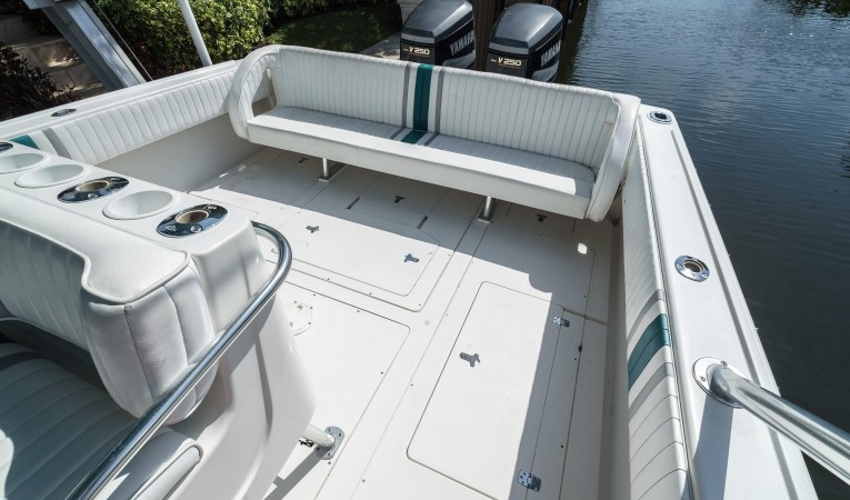 33 Intrepid Cockpit 2