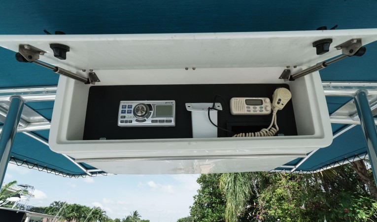 33 Intrepid Overhead Electronics