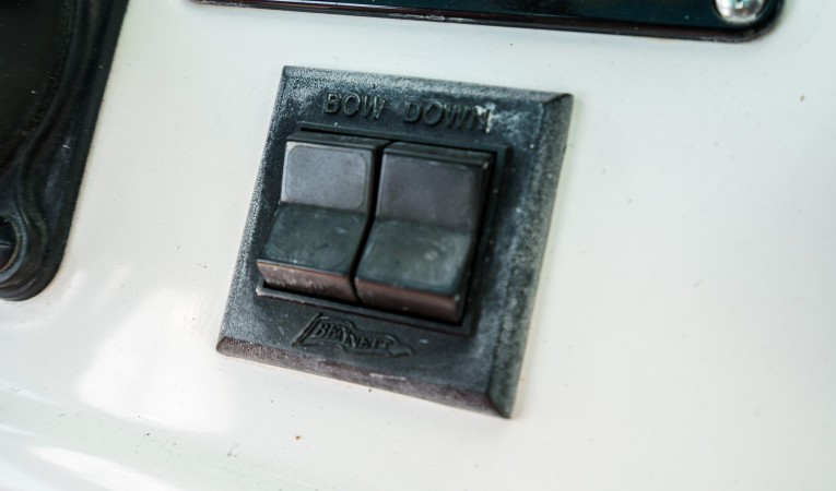 33 Intrepid Bennett Trim Tab Controls