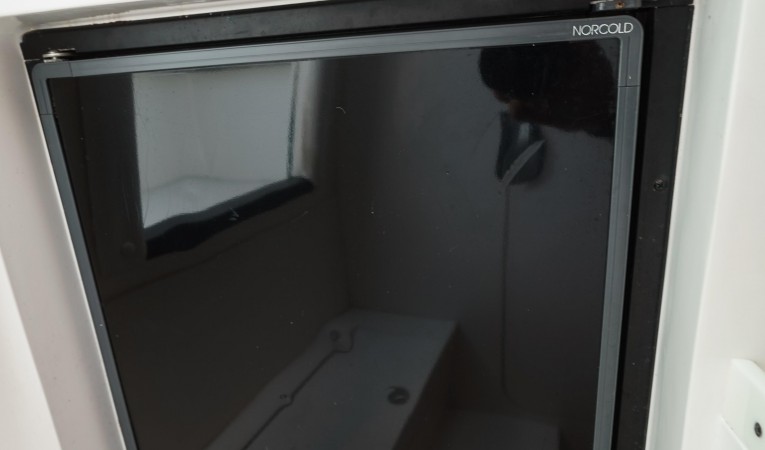 33 Intrepid Norcold Refrigerator