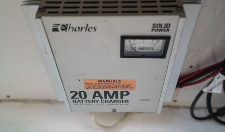 33 Intrepid Battery Charger