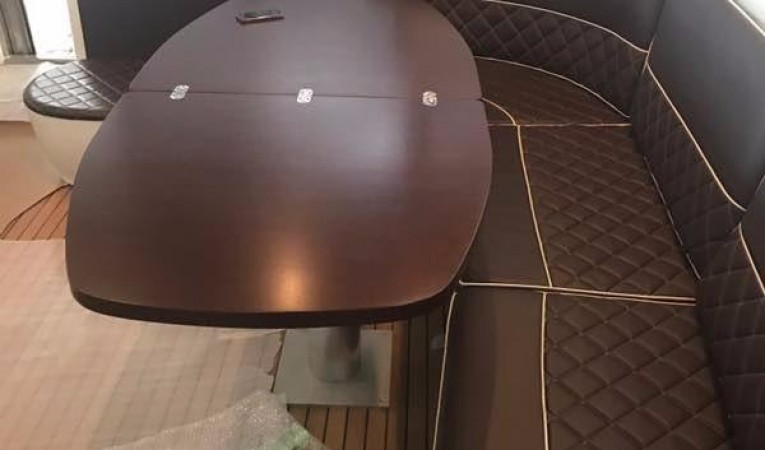 62 Pershing Upper Salon Seating