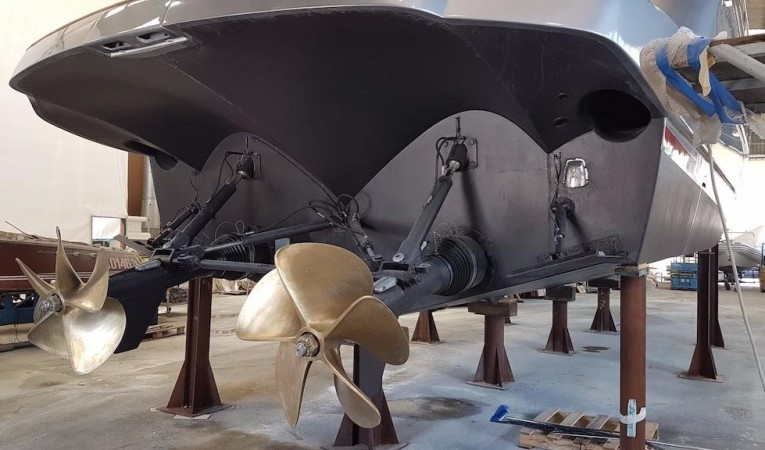 62 Pershing Arneson Drives And Bottom Detail