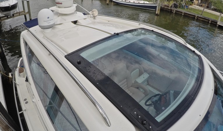 43 Cranchi Power Sunroof