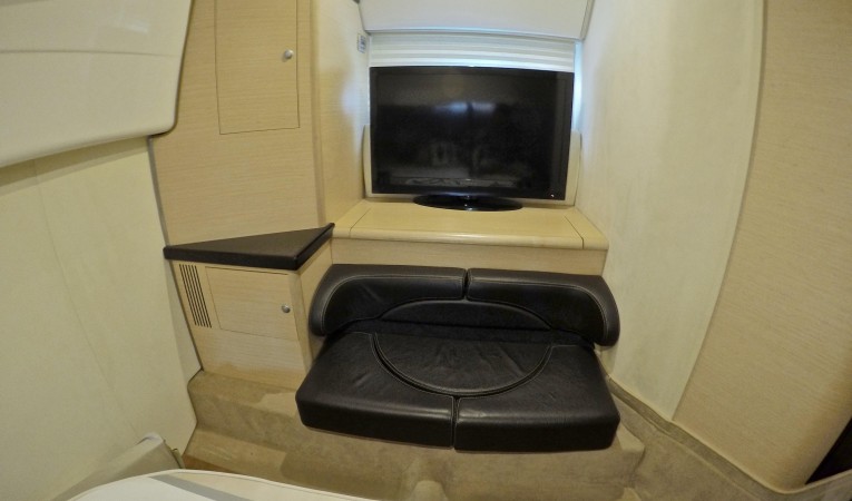 43 Cranchi Owners Cabin Setee & TV