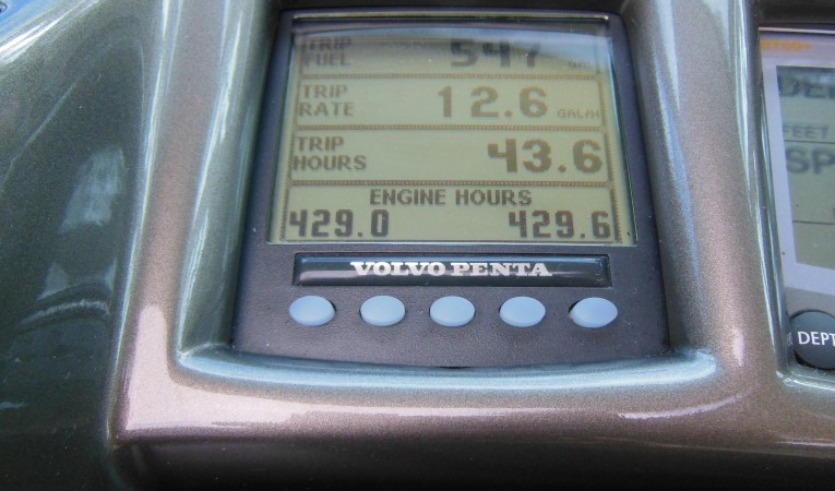 43 Cranchi 430 Engine Hours