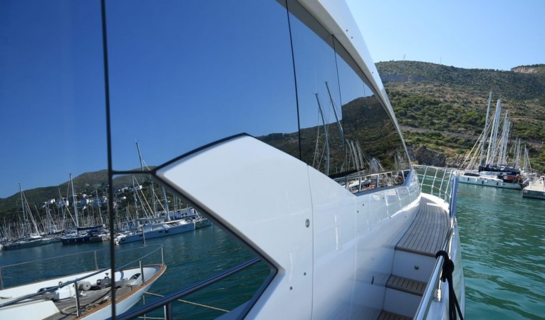80 Azimut 