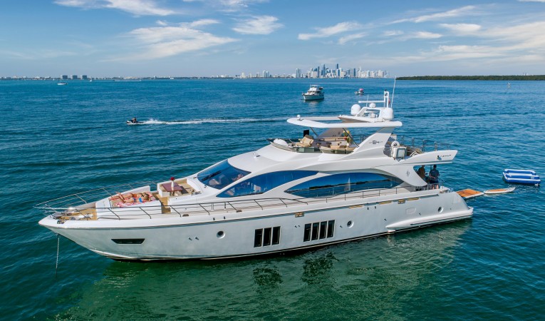 84 Azimut 