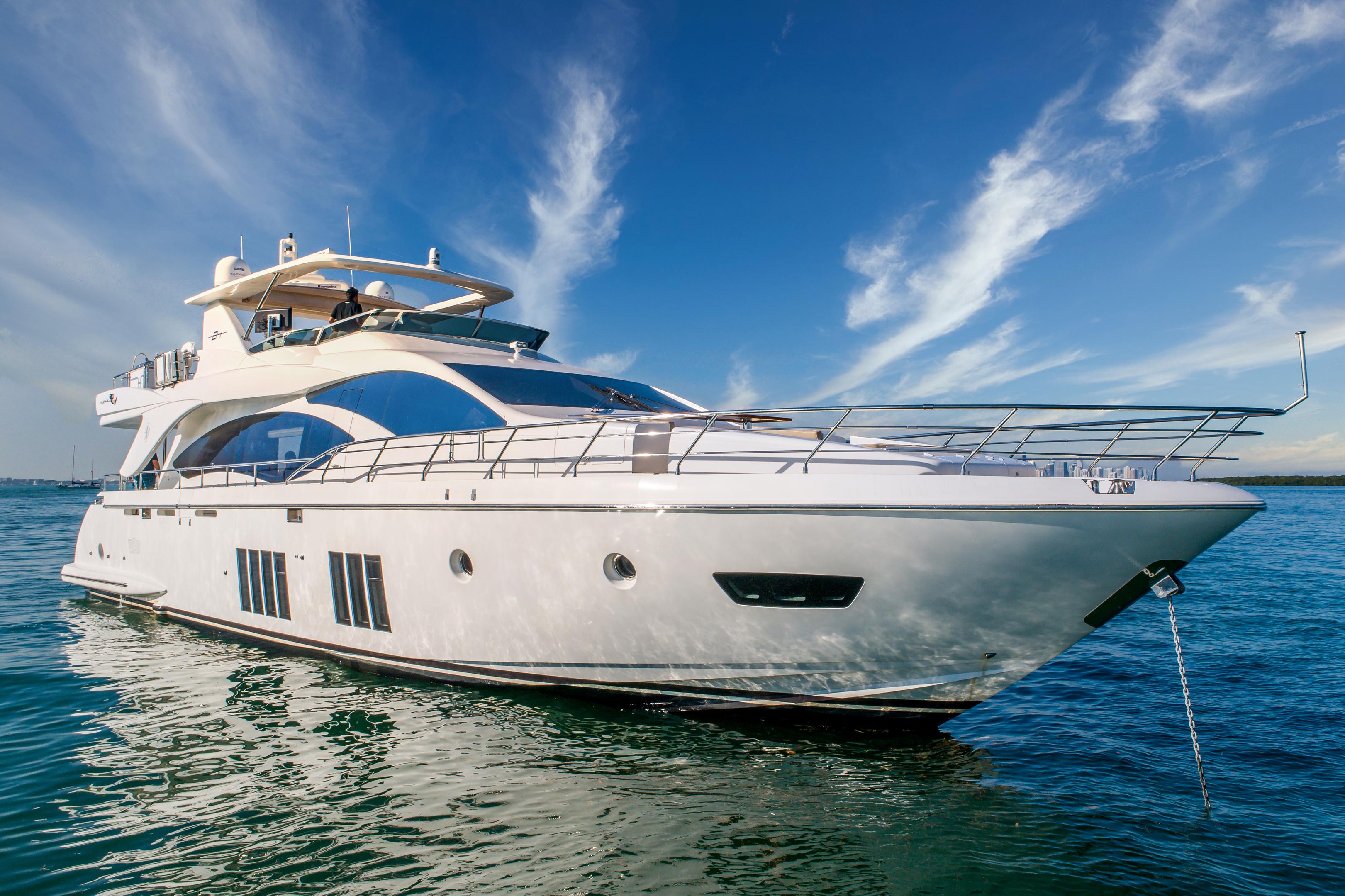 Phoenix 84 Azimut 2014 West Palm Beach, Florida Sold on 2021-05-12 