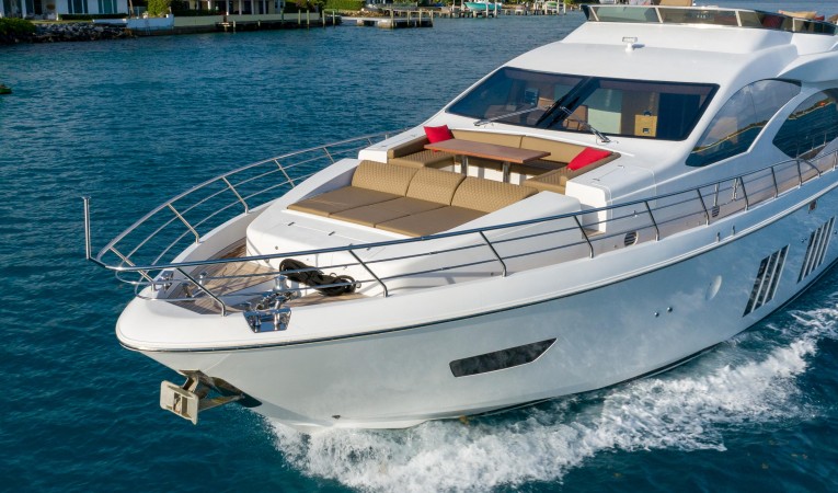 84 Azimut 