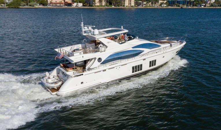 84 Azimut 