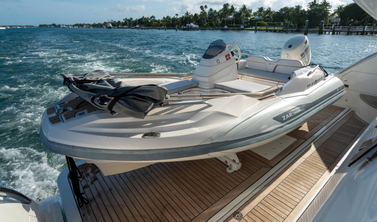 84 Azimut 
