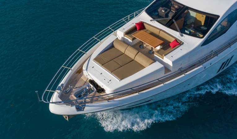 84 Azimut 