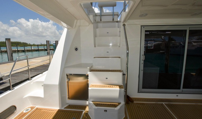 58 Robertson & Caine Aft deck with Fridge and Ice Maker