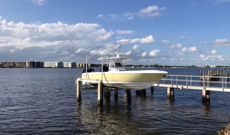 32 Intrepid 327 Intrepid