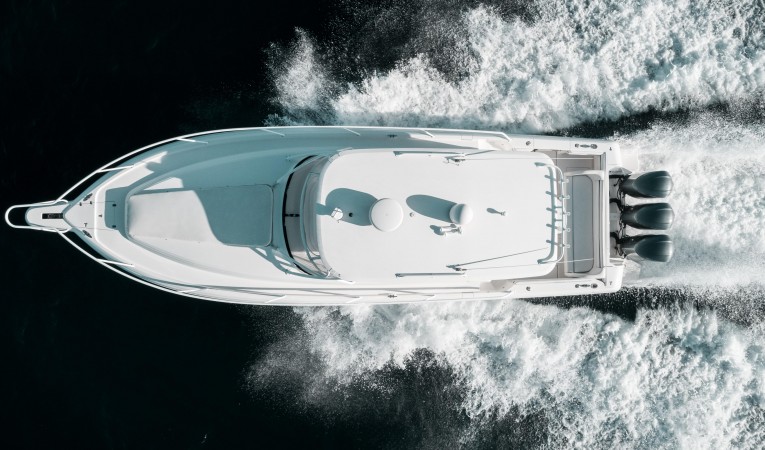 39 Intrepid Overhead