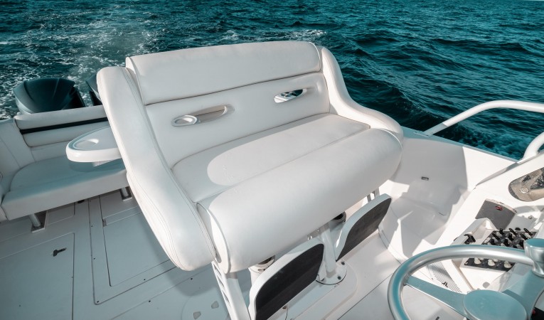 39 Intrepid Helm Seat 2