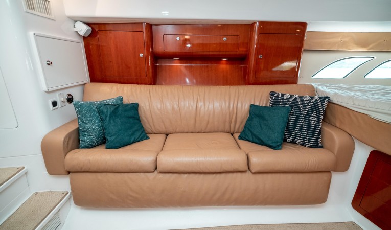 39 Intrepid Sofa To Port (Extendable)