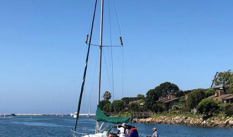 31 Beneteau Headed out