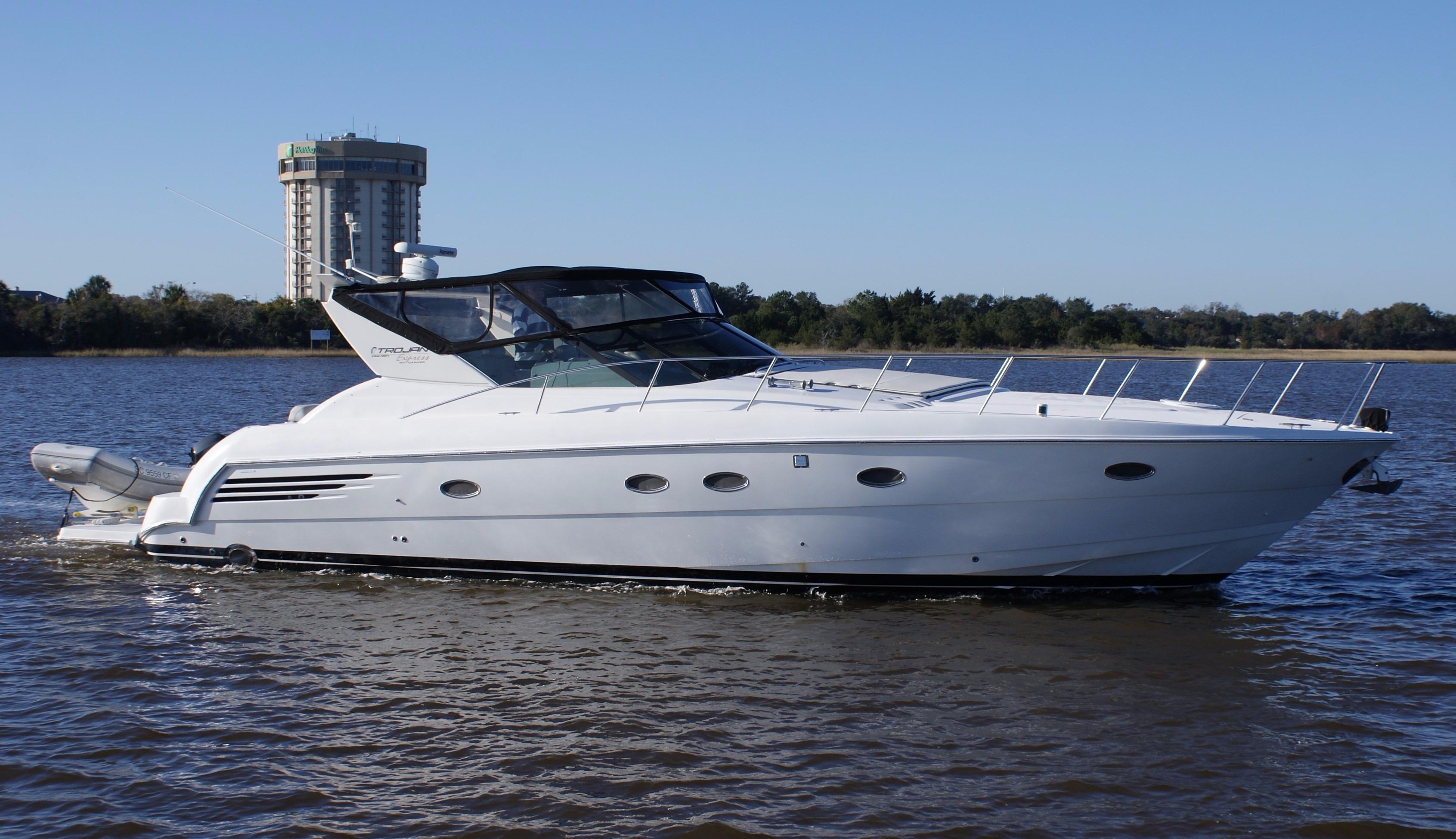 44 ft trojan motor yacht