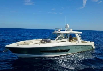 42' Boston Whaler 2019