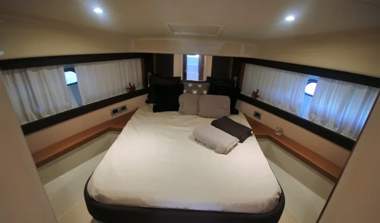 47 Ferretti Yachts master