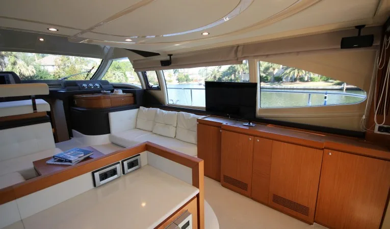 47 Ferretti Yachts starboard in salon