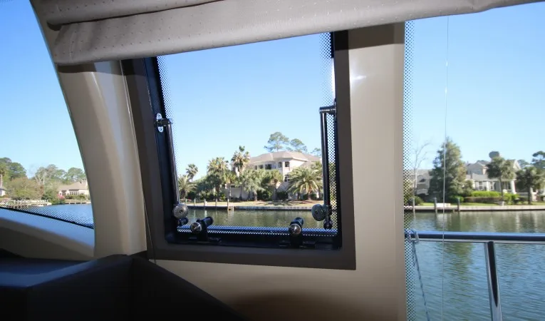 47 Ferretti Yachts port/starboard swing out windows