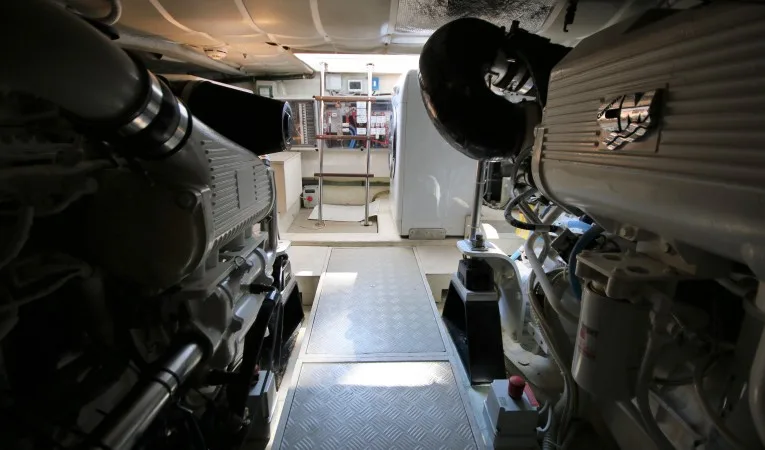 47 Ferretti Yachts engine room aft