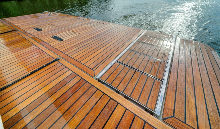 43 Galeon 