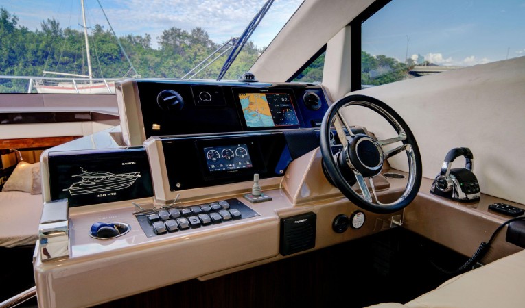 43 Galeon 
