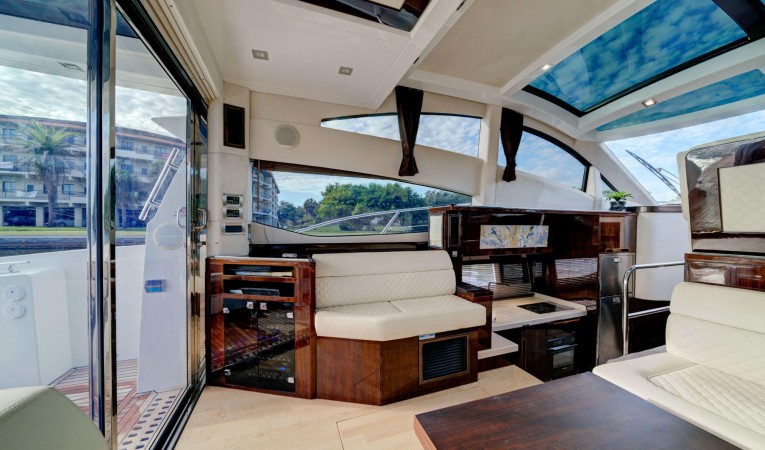 43 Galeon 