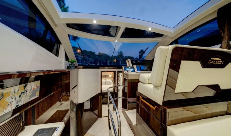 43 Galeon 