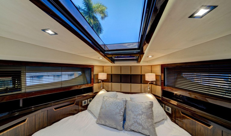 43 Galeon 