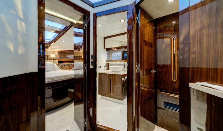 43 Galeon 