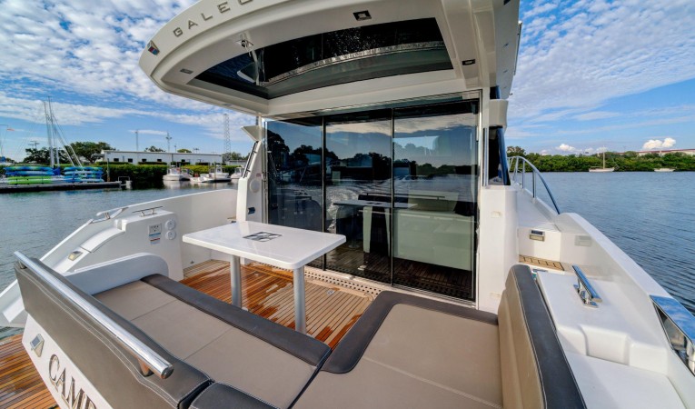 43 Galeon 