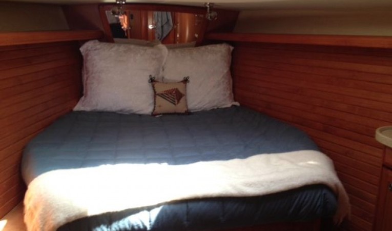 49 Hunter Master Centerline Berth