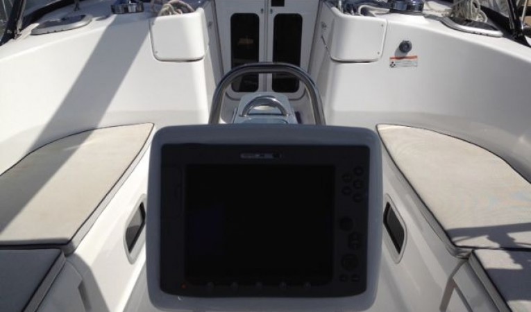 49 Hunter E120 Radar / GPS