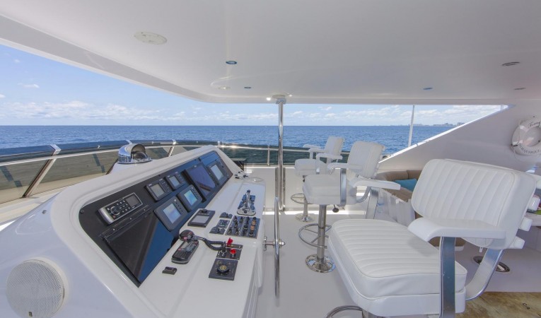 97 Hargrave Flybridge Helm Station Seating