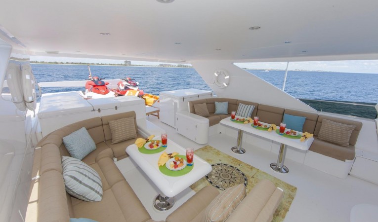 97 Hargrave Flybridge Port and Starboard Settee